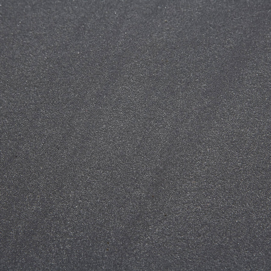 Detailaufnahme einer diamantgesägten Oberfläche von der Bergischen Grauwacke. BGS GmbH