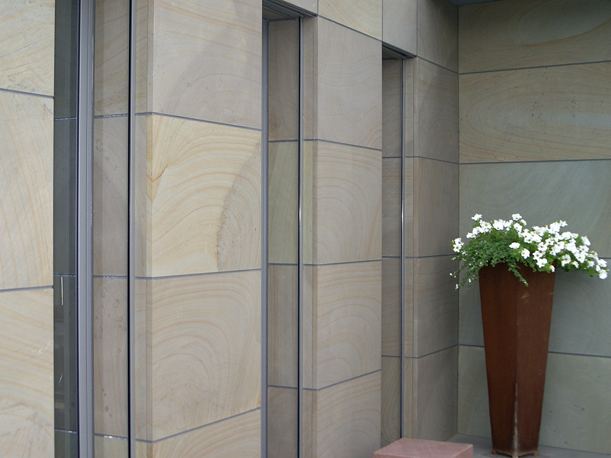 Fassadenplatten aus Bergischer Grauwacke - BGS GmbH